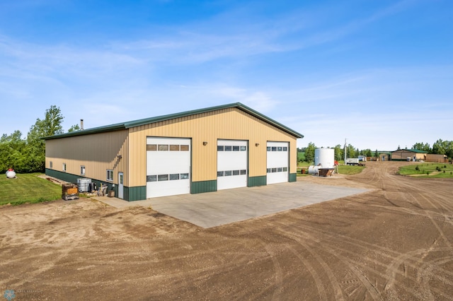 view of detached garage