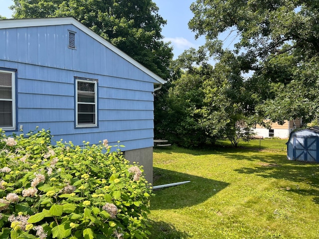 1711 Winnetka Ave N, Golden Valley, MN 55427 - view of green lawn