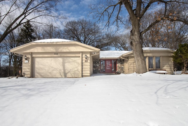 view of front facade with a garage