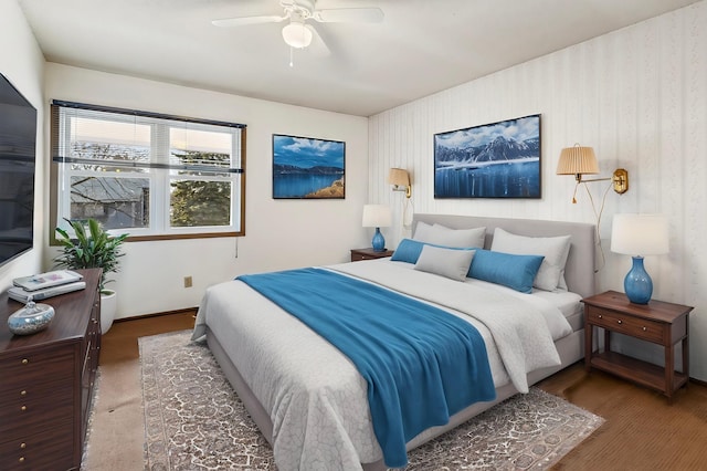 bedroom featuring a ceiling fan