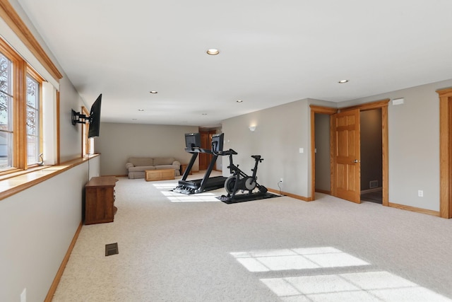 workout room featuring recessed lighting, visible vents, baseboards, and carpet flooring