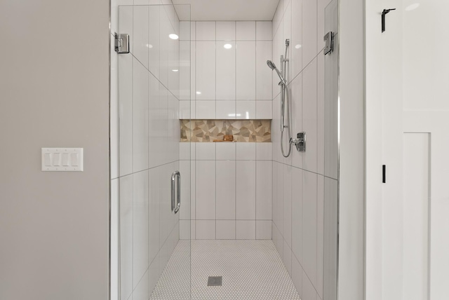 10814 Falling Water Ln Unit D, Woodbury, MN 55129 - bathroom with a stall shower