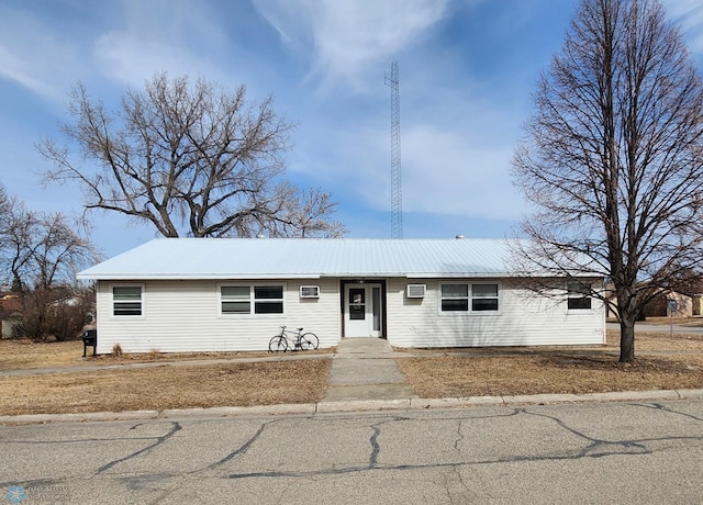 404 3rd St, Milnor, ND 58060 - photo 1