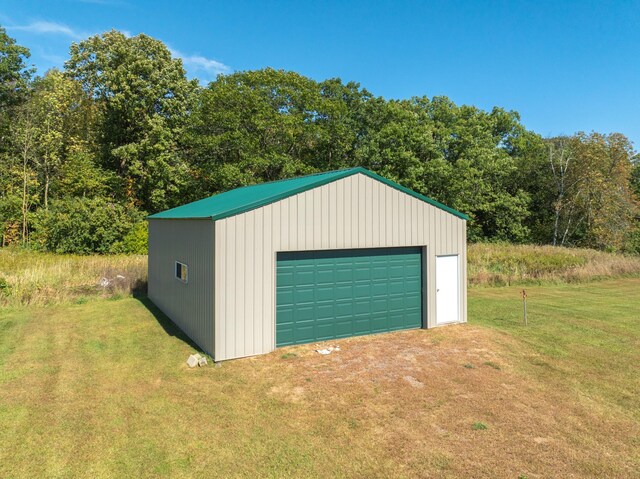 view of detached garage