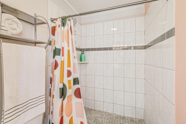 full bathroom featuring a tile shower