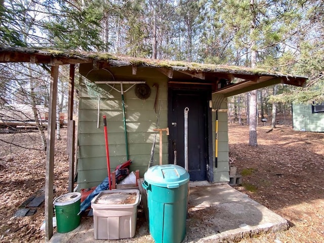 view of outbuilding with an outbuilding