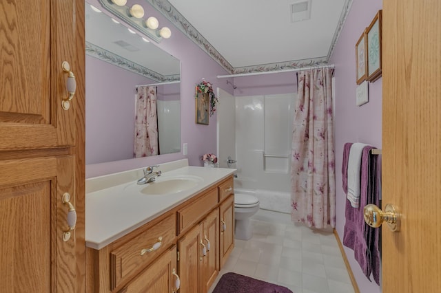 full bathroom featuring visible vents, toilet, vanity, and shower / bath combo with shower curtain