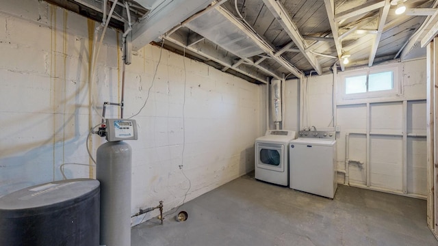 basement featuring washing machine and dryer