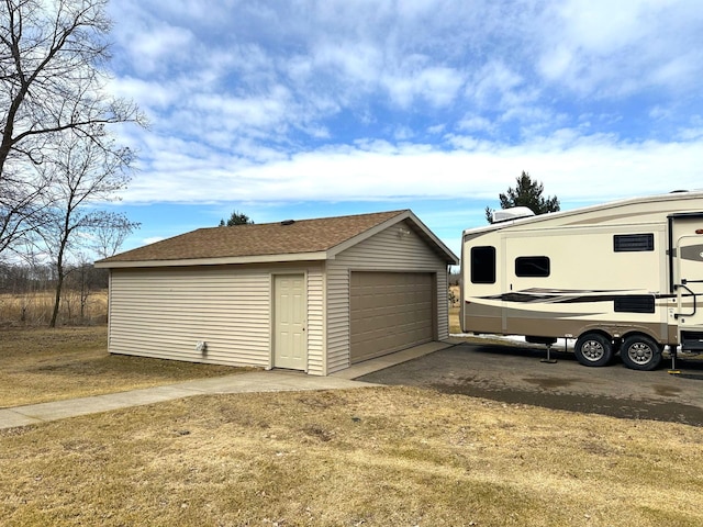 view of detached garage