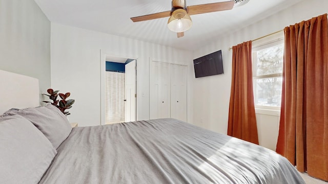 bedroom with ceiling fan