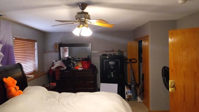 220 35th Ave N, Saint Cloud, MN 56303 - carpeted bedroom featuring ceiling fan