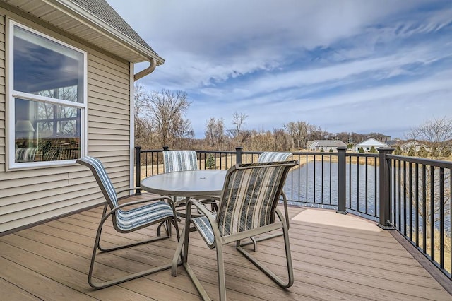 deck with outdoor dining space