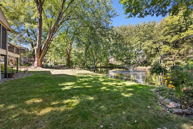 view of yard featuring a water view