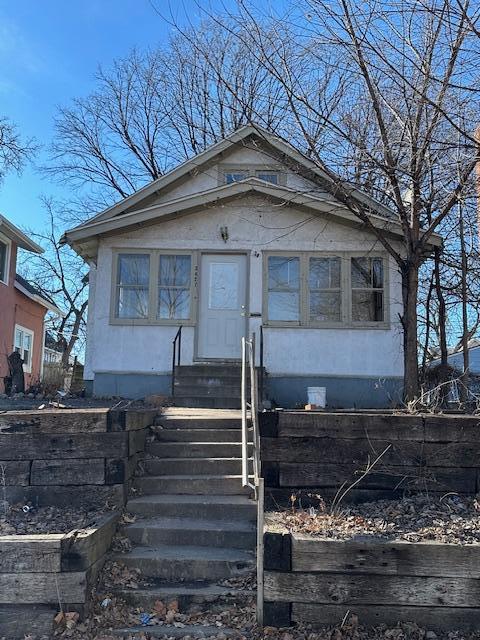 bungalow with entry steps and crawl space