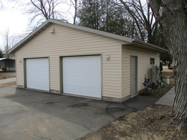 view of detached garage