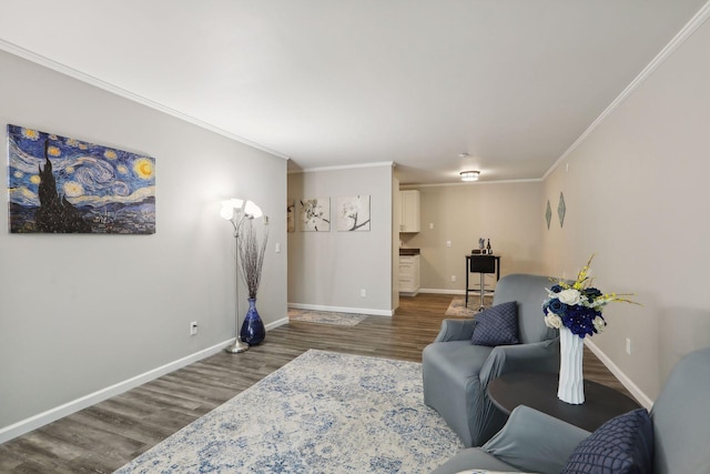 living room featuring dark wood-style floors, baseboards, and ornamental molding