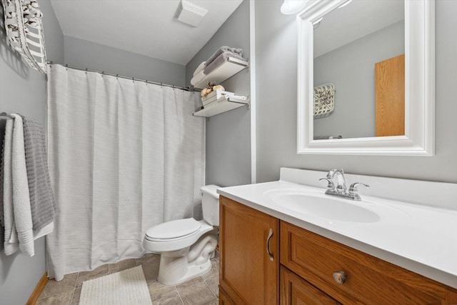 full bathroom with visible vents, curtained shower, toilet, and vanity