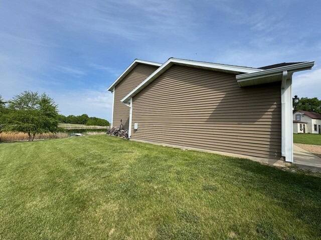 32406 Starland Shore Dr, Dent, MN 56528 - view of home's exterior featuring a lawn