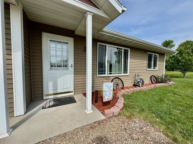 32406 Starland Shore Dr, Dent, MN 56528 - property entrance featuring a lawn