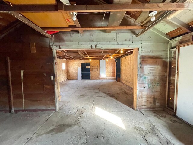 421 Van Dusen St, Springfield, MN 56087 - below grade area with a garage