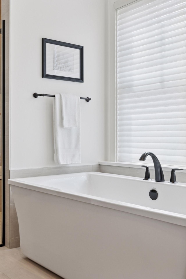 38 Mississippi River Blvd N, Saint Paul, MN 55104 - full bath with a freestanding bath