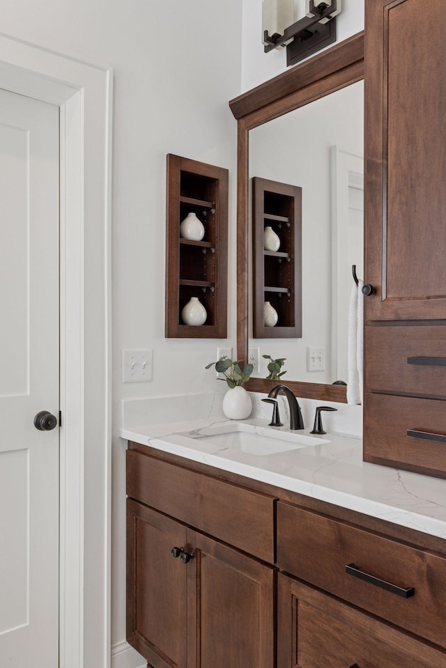 38 Mississippi River Blvd N, Saint Paul, MN 55104 - bathroom featuring vanity