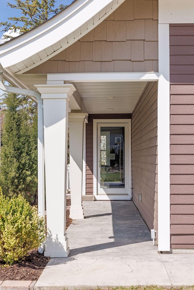 38 Mississippi River Blvd N, Saint Paul, MN 55104 - doorway to property with a porch