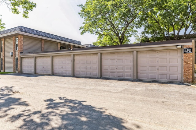 6417 Colony Way Unit 2A, Edina, MN 55435 - view of garage