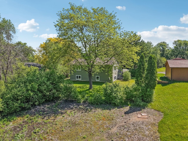 2605 Forest St, Maplewood, MN 55109 - view of grassy yard