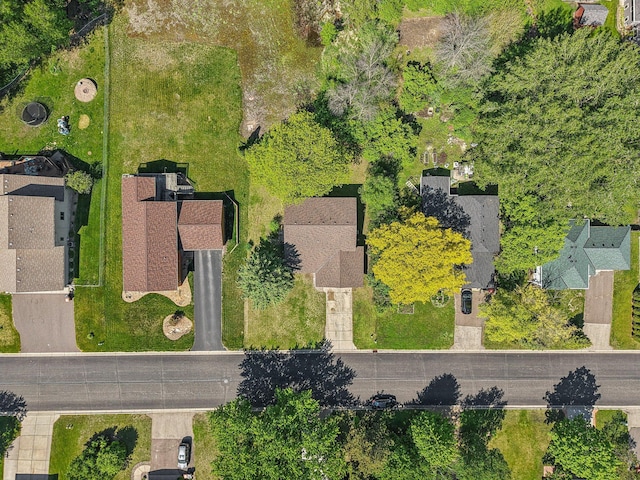 2605 Forest St, Maplewood, MN 55109 - drone / aerial view