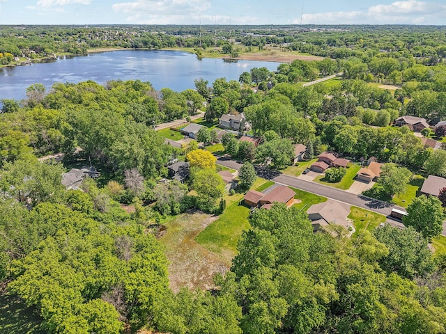2605 Forest St, Maplewood, MN 55109 - aerial view of property and surrounding area featuring a nearby body of water and nearby suburban area