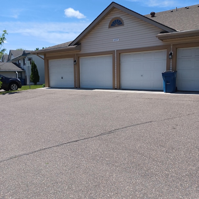 6237 Magda Dr Unit A, Maple Grove, MN 55369 - view of garage
