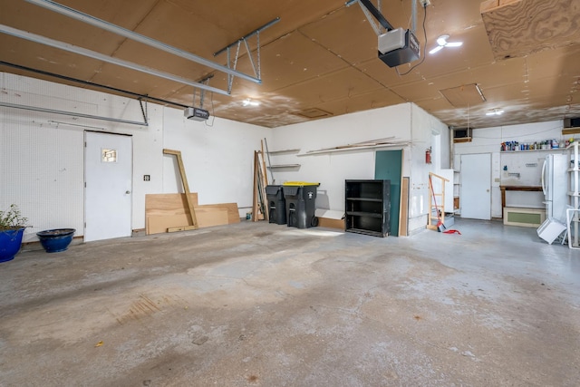 19 Robin Ct, North Mankato, MN 56003 - garage with a garage door opener