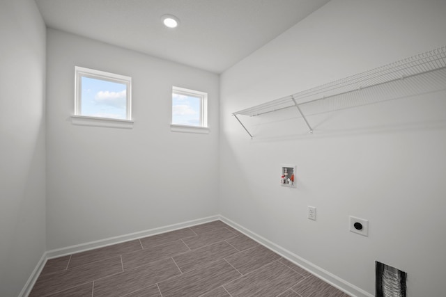 1520 Philipp Way, Shakopee, MN 55379 - laundry area with electric dryer hookup, washer hookup, and baseboards