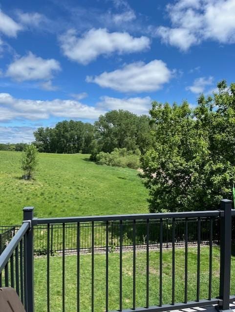 460 14th St NW, New Brighton, MN 55112 - view of yard