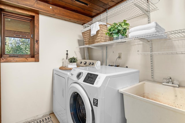 332 Riverside Ave S, Sartell, MN 56377 - laundry area with washing machine and dryer