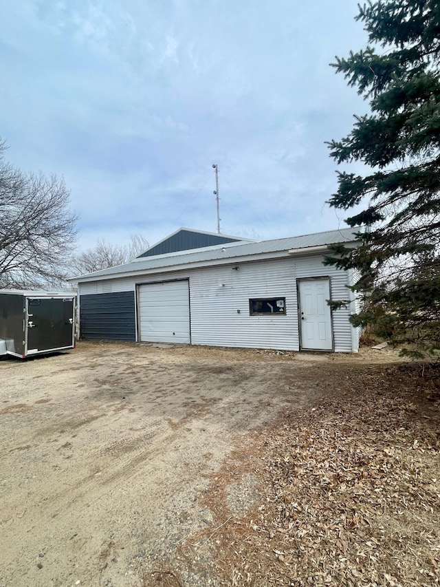 320 8th St SE, Staples, MN 56479 - view of garage