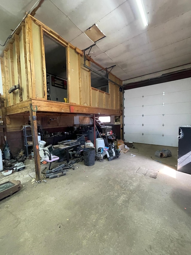 320 8th St SE, Staples, MN 56479 - view of garage
