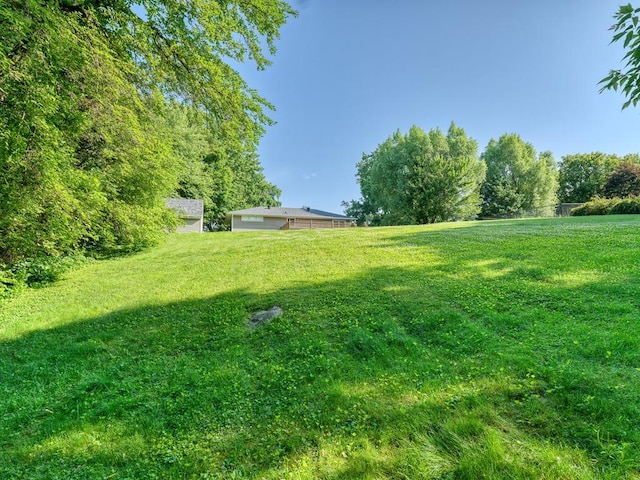 620 Callahan Pl, Mendota Heights, MN 55118 - view of grassy yard
