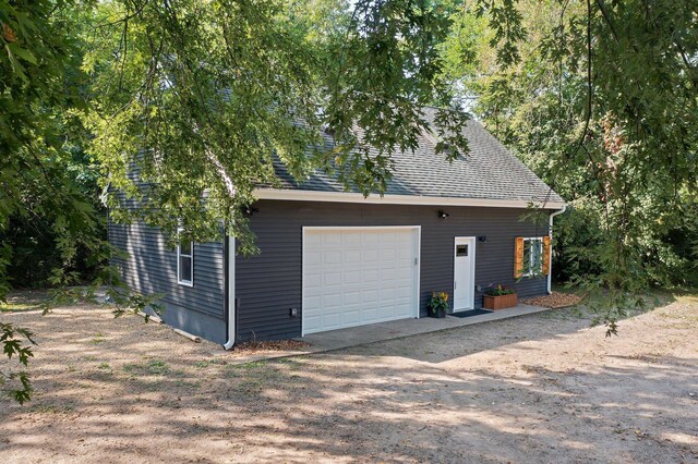 view of detached garage