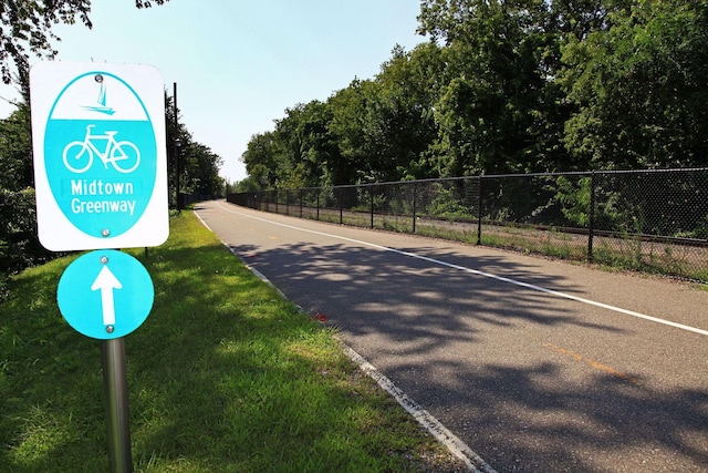 2733 Columbus Ave, Minneapolis, MN 55407 - view of road