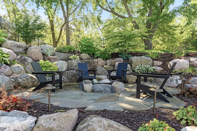 9195 Eagle Ridge Rd, Chanhassen, MN 55317 - view of patio / terrace