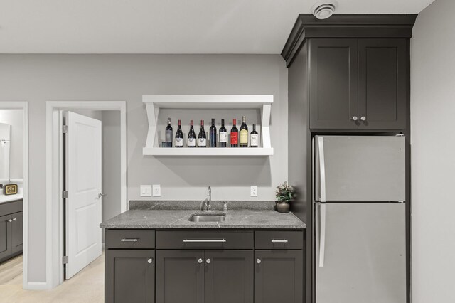 9195 Eagle Ridge Rd, Chanhassen, MN 55317 - indoor wet bar with freestanding refrigerator
