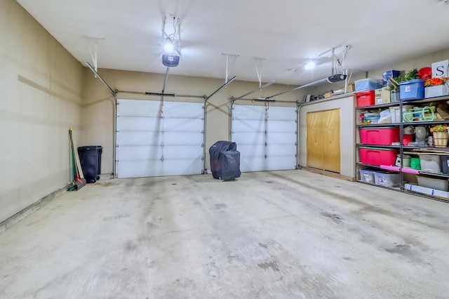 46747 Poss Beach Rd, Pelican Rapids, MN 56572 - garage with a garage door opener
