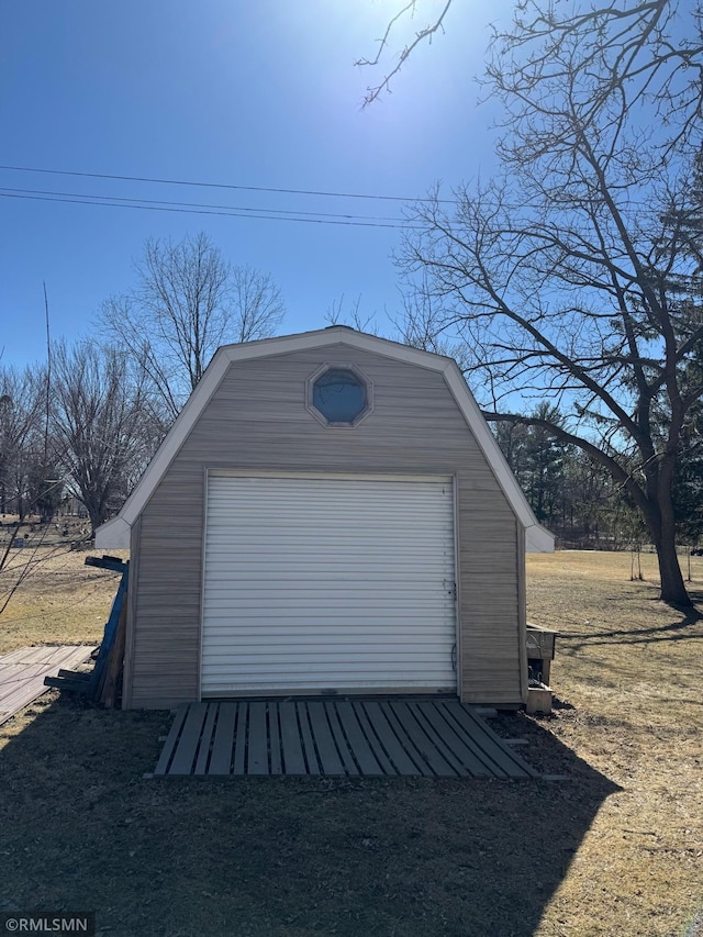 view of detached garage