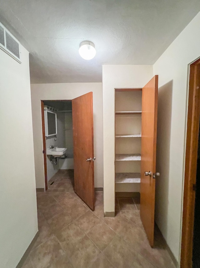 302 Elmwood St, Arlington, MN 55307 - closet with a sink