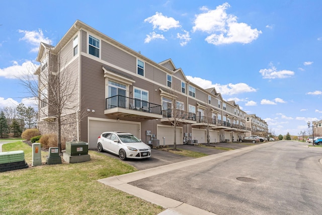 8945 Village Loop, Chanhassen, MN 55317 - view of asphalt street