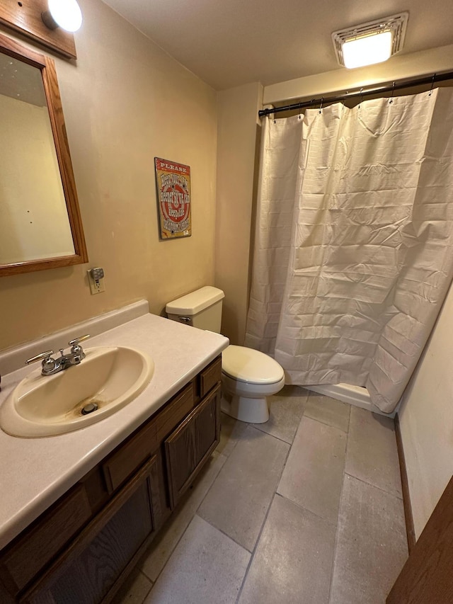 6480 Long Lake Rd, Willmar, MN 56201 - full bath featuring vanity, a shower with shower curtain, and tile patterned floors
