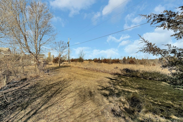 view of yard featuring a rural view