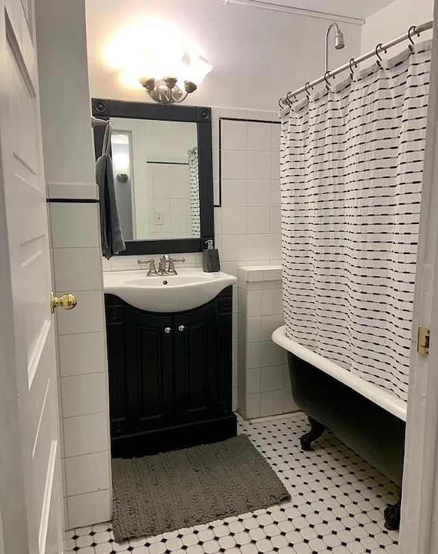 3600 17th Ave S Unit 301, Minneapolis, MN 55407 - bathroom with tile walls and vanity